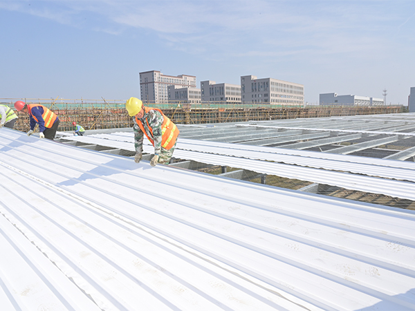 耐腐蝕壓型鋼板與其他材料的比較